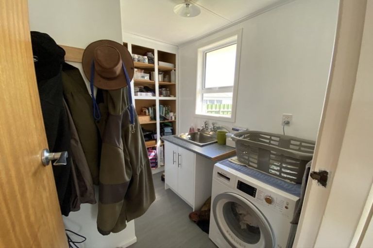 Photo of property in 21 Castle Street, Eltham, 4322