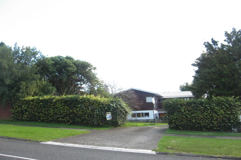 Photo of property in 127 Ennis Avenue, Pakuranga Heights, Auckland, 2010