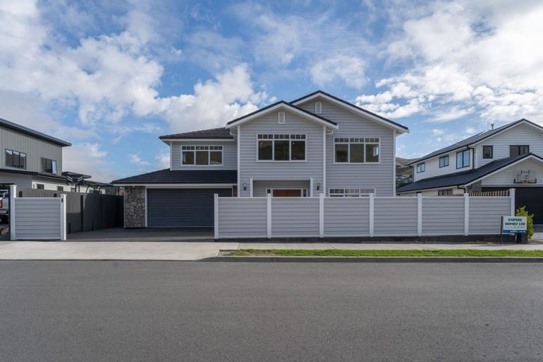 Photo of property in 28 Farnworth Terrace, Churton Park, Wellington, 6037