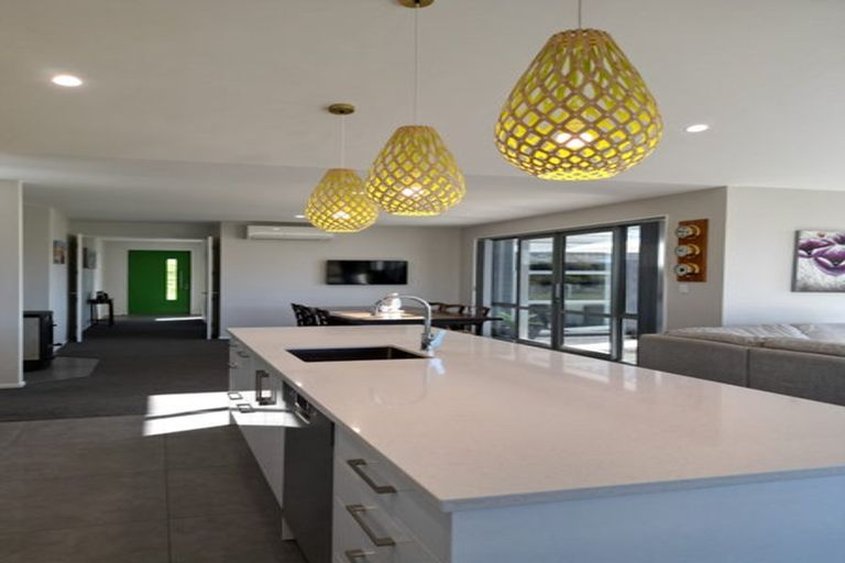 Photo of property in 52 Highlands Drive, Waipawa, 4210