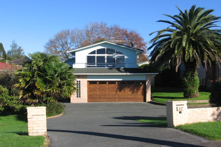 Photo of property in 37 Covil Avenue, Te Atatu South, Auckland, 0610