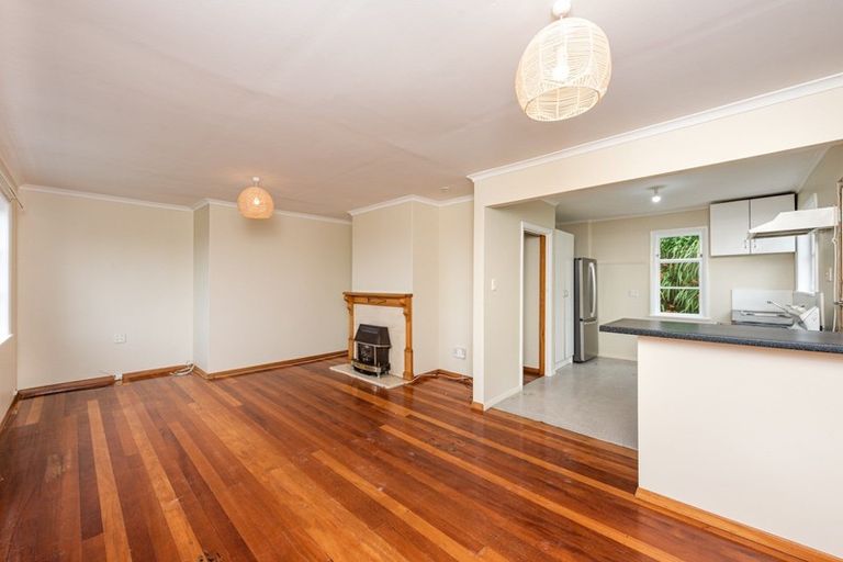 Photo of property in 17 Highbury Road, Highbury, Wellington, 6012