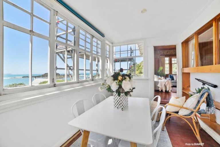 Photo of property in 4 Beach Street, Island Bay, Wellington, 6023