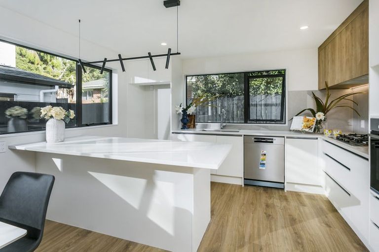 Photo of property in 15b Koromiko Street, New Lynn, Auckland, 0600