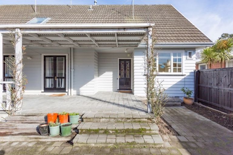 Photo of property in 1/414 Memorial Avenue, Burnside, Christchurch, 8053