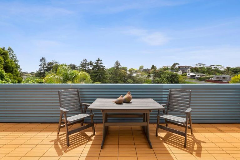 Photo of property in 10 Caledonia Place, Highlands Park, New Plymouth, 4312