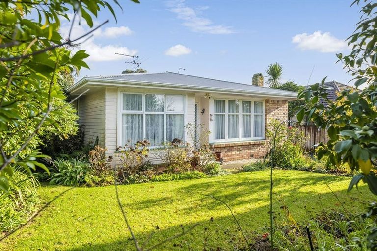 Photo of property in 48 Spence Road, Henderson, Auckland, 0612