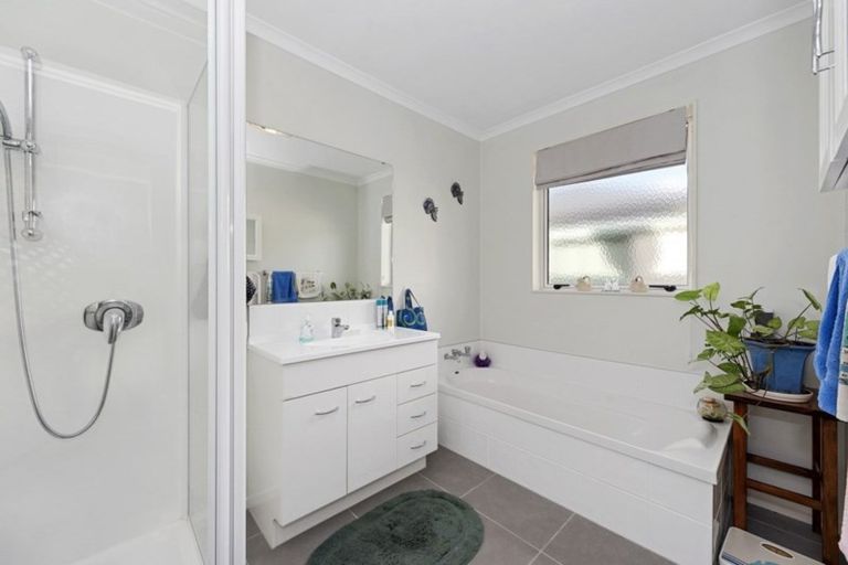 Photo of property in 8 Ruske Place, Grandview Heights, Hamilton, 3200