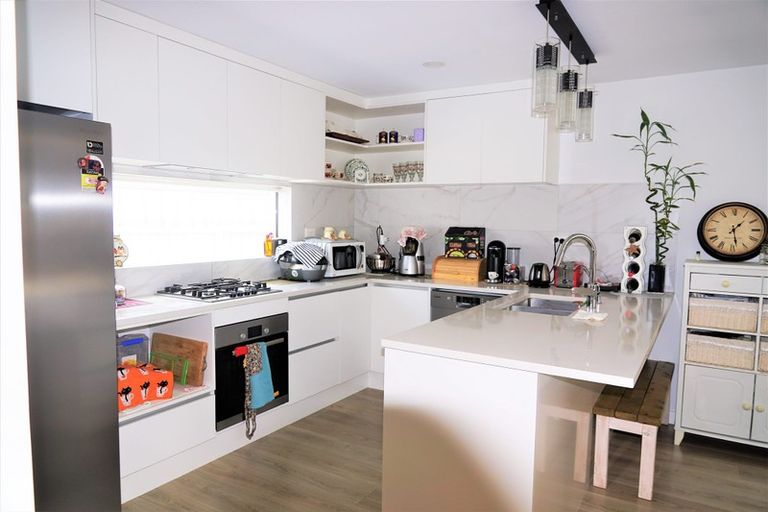 Photo of property in 27 Waterloo Road, Milford, Auckland, 0620