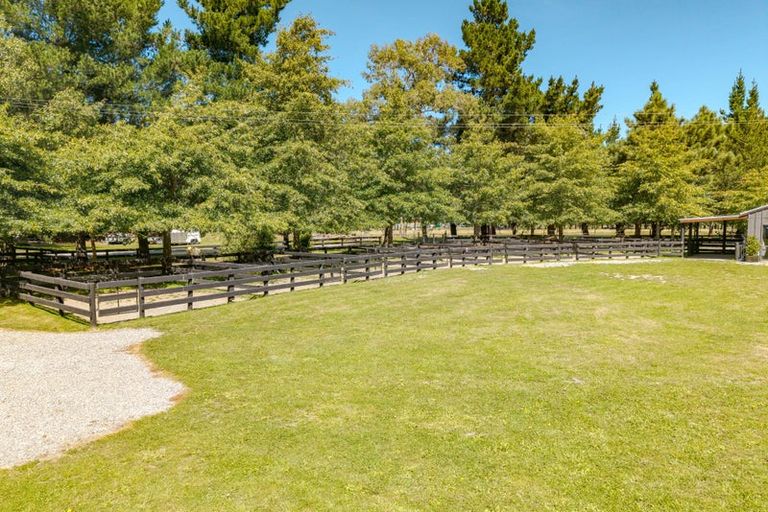 Photo of property in 32 Scarlet Oak Drive, West Melton, Christchurch, 7676