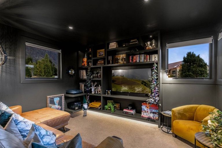 Photo of property in 18 Glenfiddich Road, Jacks Point, Queenstown, 9371