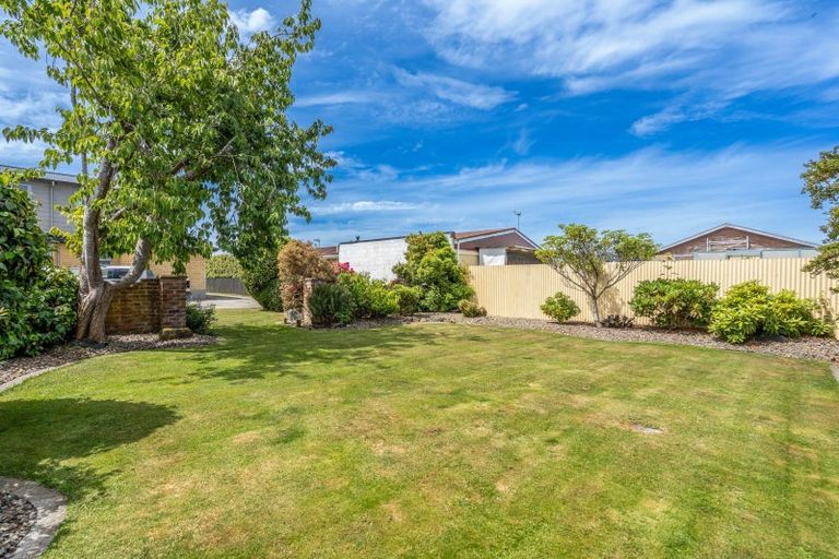 Photo of property in 82 Dalwharn Street, Wallacetown, 9816