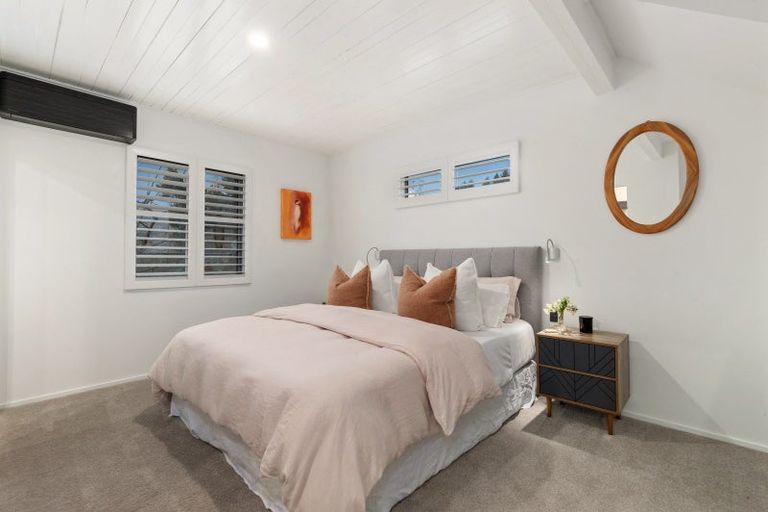 Photo of property in 32 Evergreen Place, Sunshine Bay, Queenstown, 9300