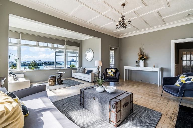 Photo of property in 16 Hinemoa Terrace, Birkenhead, Auckland, 0626