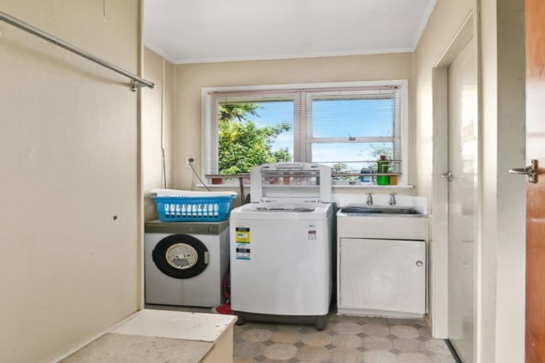 Photo of property in 27 Island View Road, Western Heights, Rotorua, 3015