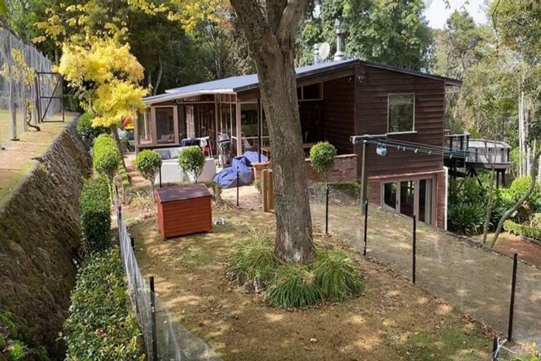 Photo of property in 69 Pupuke Road, Birkenhead, Auckland, 0627