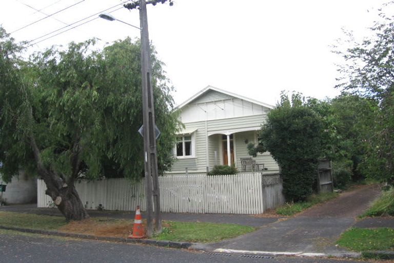 Photo of property in 33 Kensington Avenue, Mount Eden, Auckland, 1024