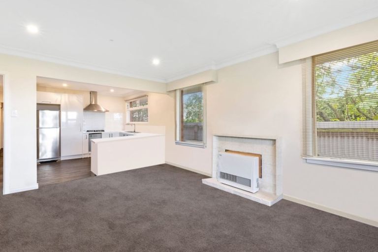 Photo of property in 213 Fifield Terrace, Opawa, Christchurch, 8023
