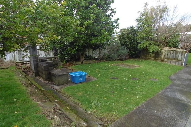 Photo of property in 25 Trafalgar Street, Westown, New Plymouth, 4310