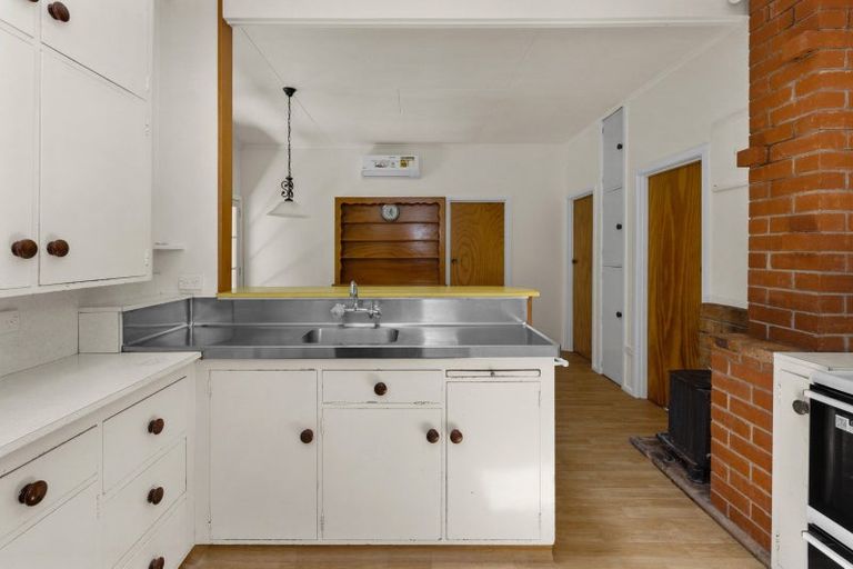 Photo of property in 7 Plassey Street, Havelock North, 4130