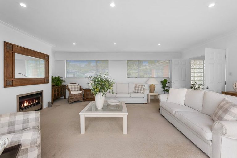 Photo of property in 3 Copperfield Terrace, Mellons Bay, Auckland, 2014