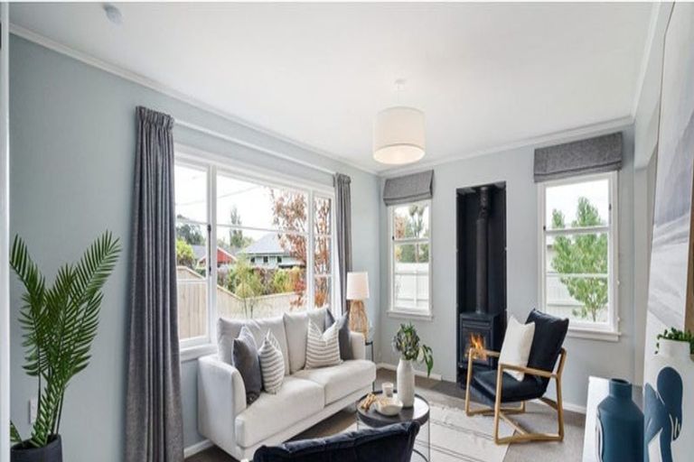 Photo of property in 11a Palmside Street, Somerfield, Christchurch, 8024