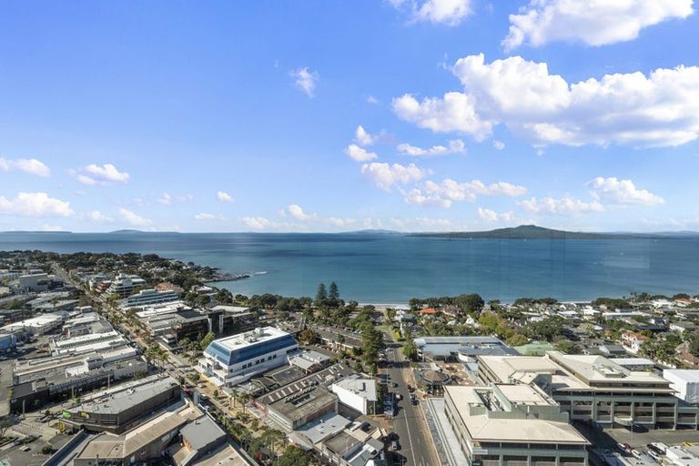 Photo of property in Sentinel Apartments, 2402/3 Northcroft Street, Takapuna, Auckland, 0622