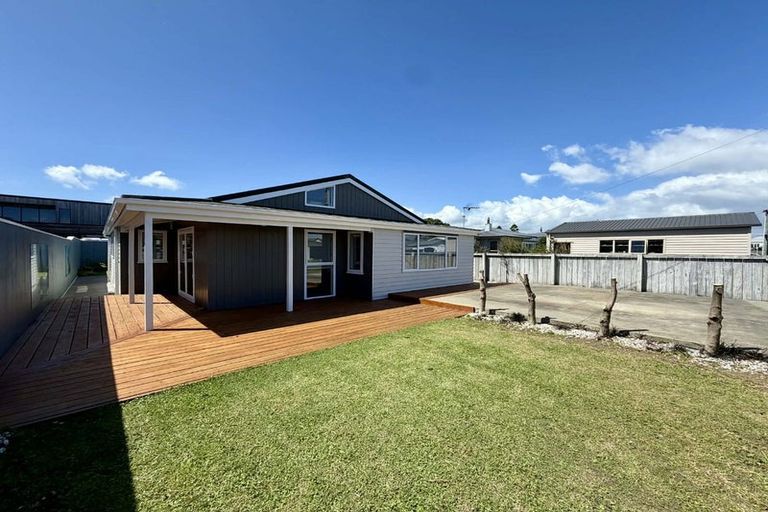 Photo of property in 11 Ropiha Street, Fitzroy, New Plymouth, 4312