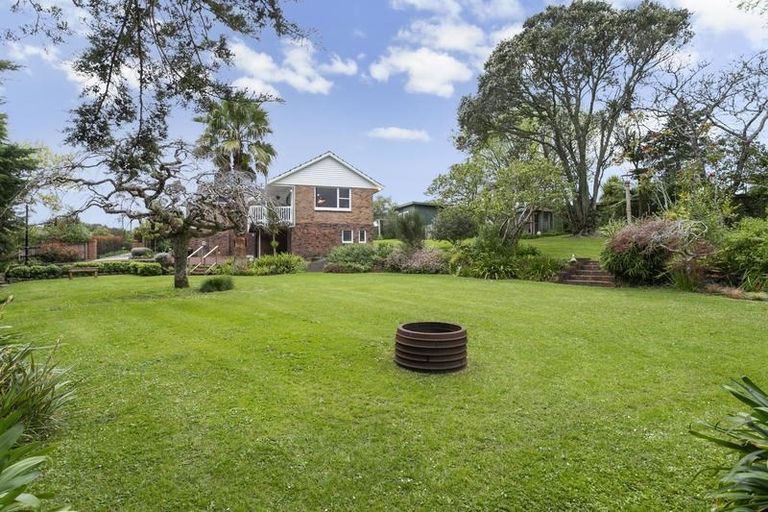 Photo of property in 125 Parrs Cross Road, Glen Eden, Auckland, 0612