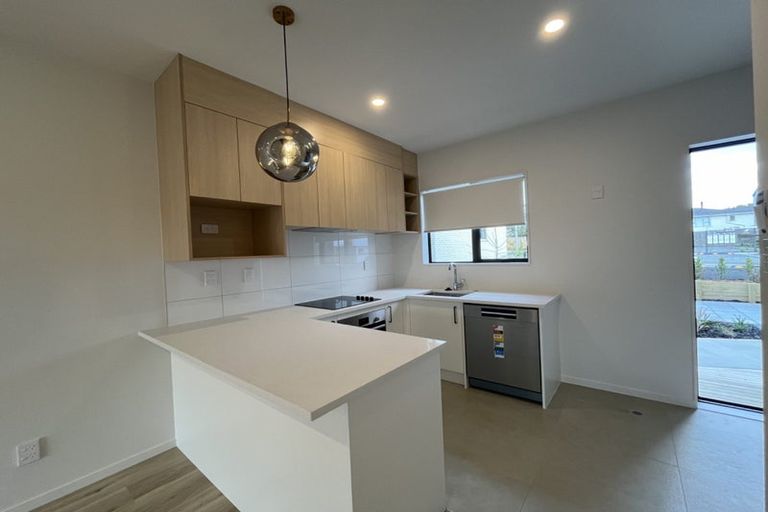 Photo of property in 53 Paetai Lane, Te Atatu Peninsula, Auckland, 0610
