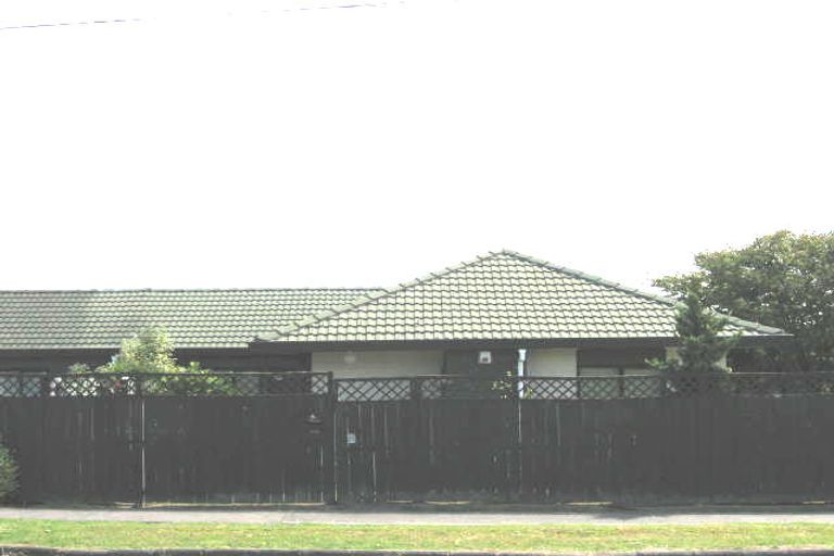 Photo of property in 1/77 Hutchinson Avenue, New Lynn, Auckland, 0600