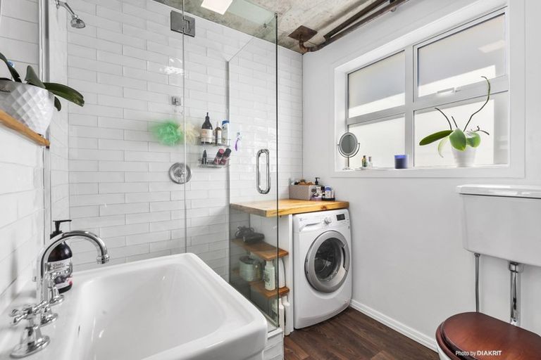 Photo of property in 4/36 Roxburgh Street, Mount Victoria, Wellington, 6011