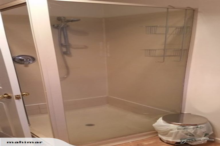 Photo of property in 127 Hobsonville Road, West Harbour, Auckland, 0618