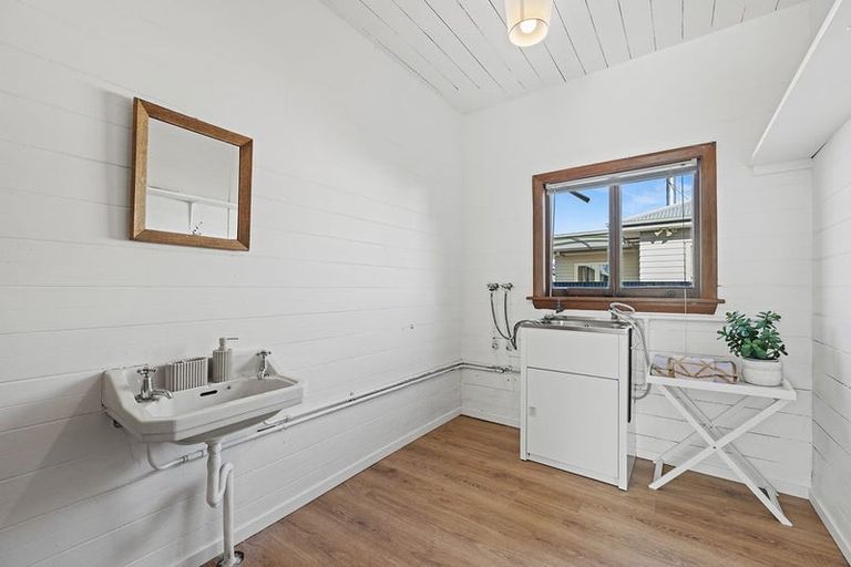 Photo of property in 186 Stapletons Road, Richmond, Christchurch, 8013