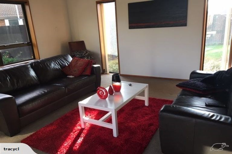 Photo of property in 10 Sunbeam Place, Halswell, Christchurch, 8025