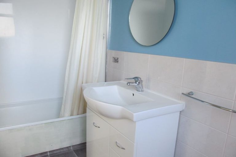 Photo of property in 5/13 Napoleon Avenue, Milford, Auckland, 0620