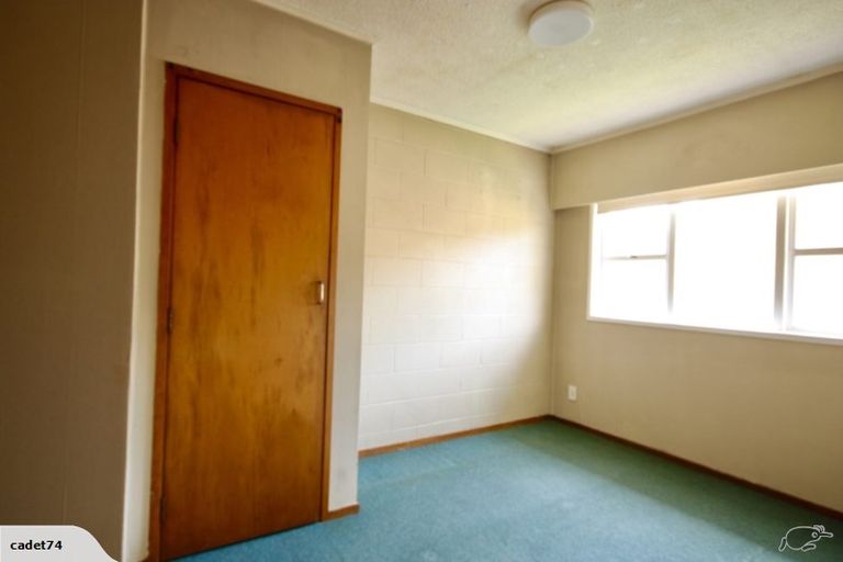 Photo of property in 64a Clayburn Road, Glen Eden, Auckland, 0602