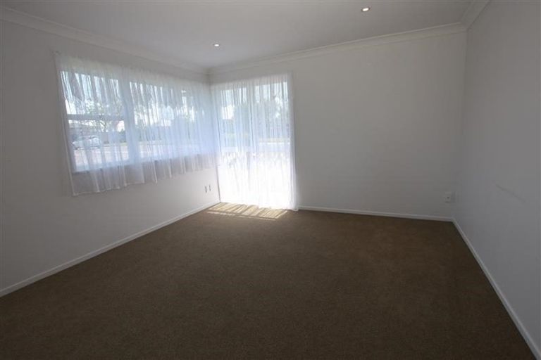 Photo of property in 1/2 Thatcher Street, Mission Bay, Auckland, 1071