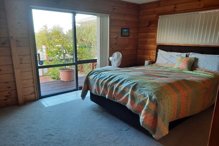 Photo of property in 2/70 Juniper Road, Sunnynook, Auckland, 0632