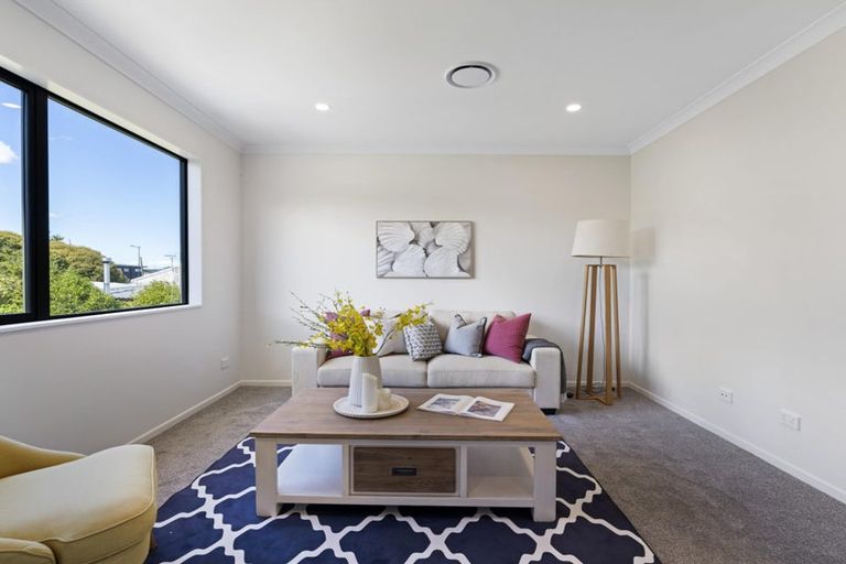 Photo of property in 13 Taipahitini Road, Rosehill, 2113