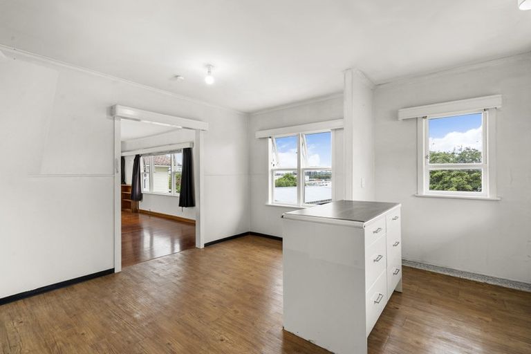 Photo of property in 13 Bruce Road, Glenfield, Auckland, 0629