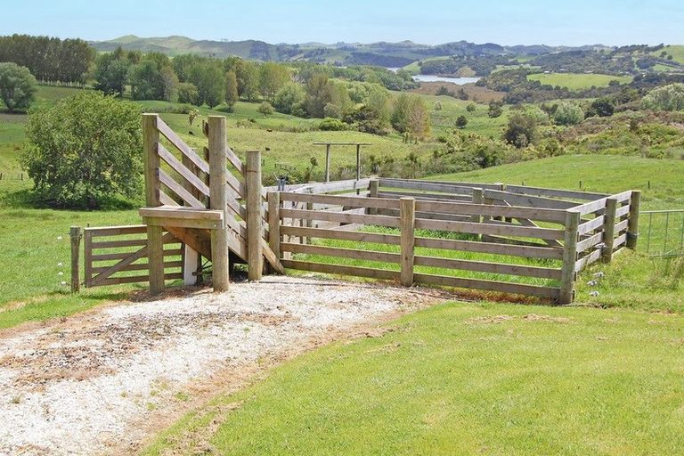 Photo of property in 924 Oneriri Road, Kaiwaka, 0573