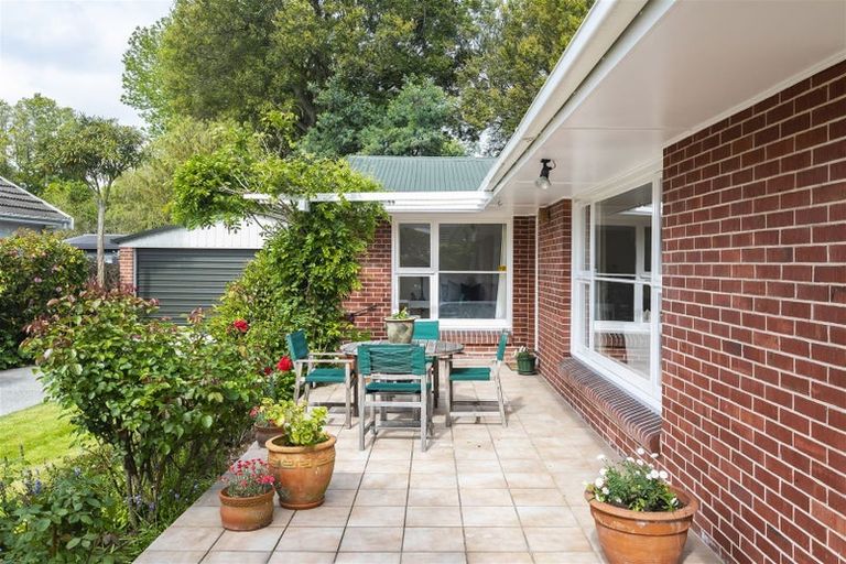 Photo of property in 7 Willowbrook Place, Fendalton, Christchurch, 8052