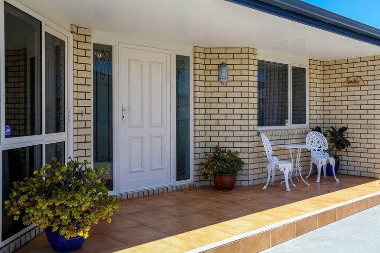 Photo of property in 14 Belt Road, Moturoa, New Plymouth, 4310