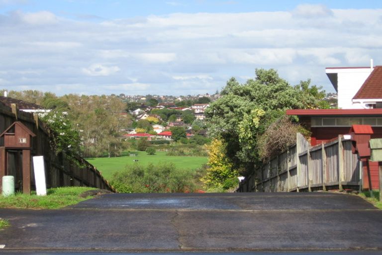 Photo of property in 17 Regia Close, Half Moon Bay, Auckland, 2012