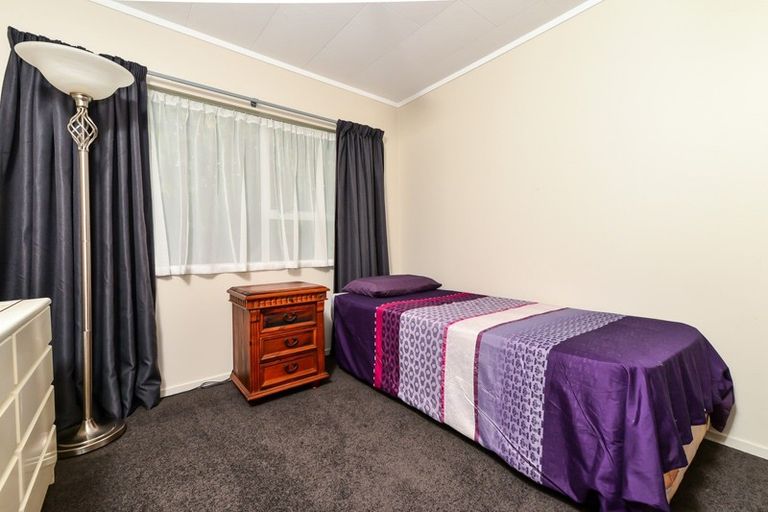 Photo of property in 15 Kentucky Crescent, Nawton, Hamilton, 3200