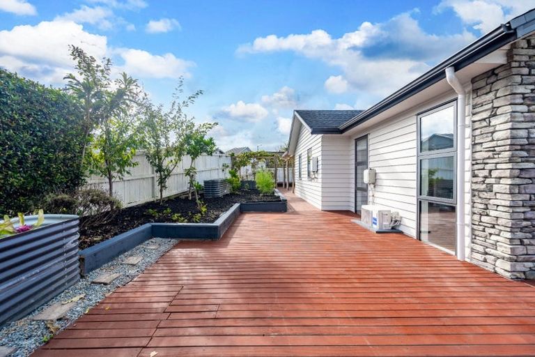 Photo of property in 2 Gemscott Crescent, Huapai, Kumeu, 0810