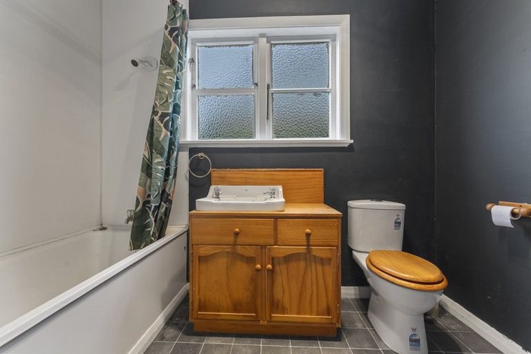 Photo of property in 4 Nathan Place, West End, Palmerston North, 4412