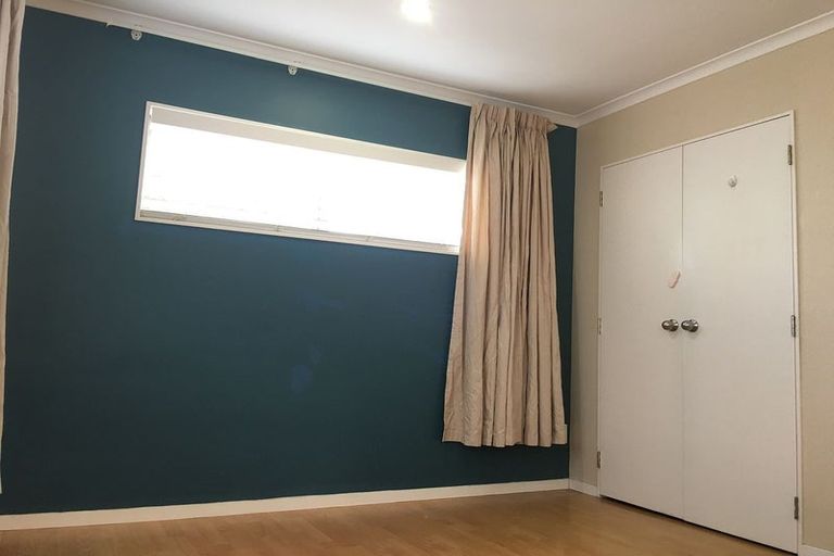 Photo of property in 22 Lynden Avenue, Hillcrest, Auckland, 0627