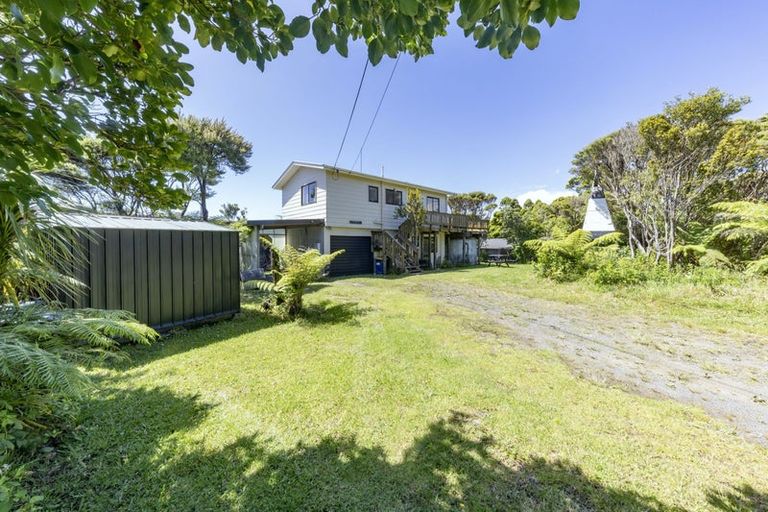Photo of property in 145 Piha Road, Piha, New Lynn, 0772